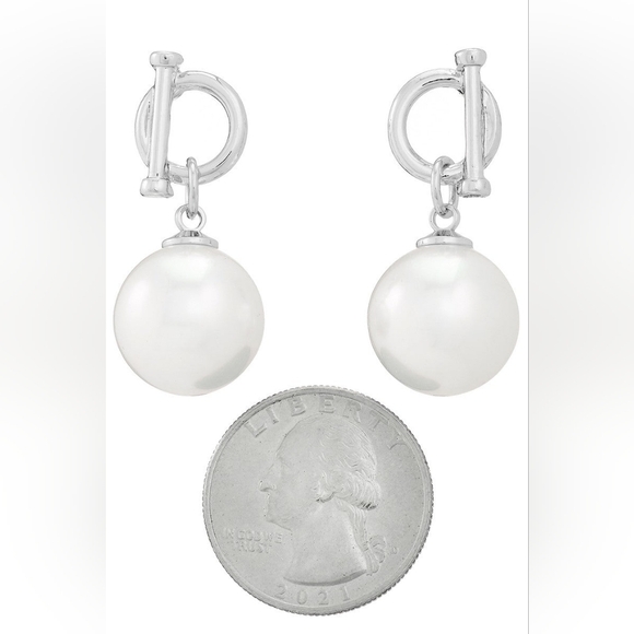 Juliet by Crystal Avenue Hanging Pearl Earring Silver - Picture 4 of 4